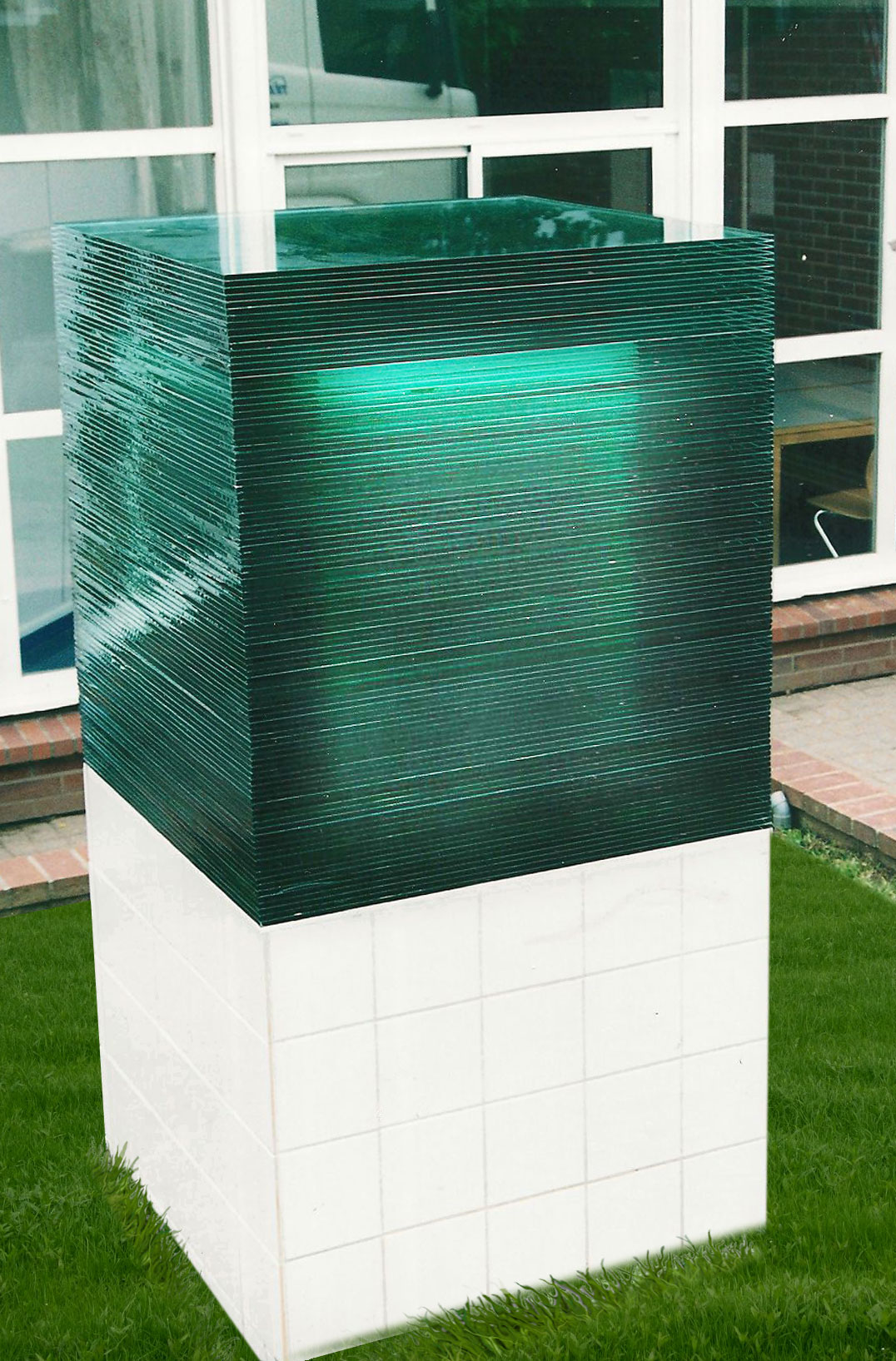 Sculpture cube verre - poids 1500 kgs - Vaucresson