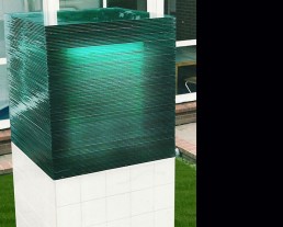 sculpture cube verre - poids 1500 kgs - Vaucresson