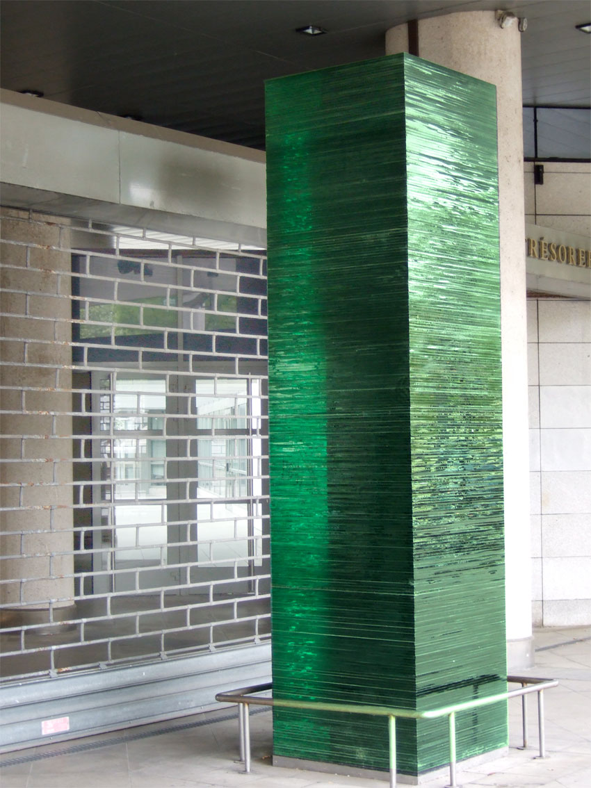 sculpture - colonne en verre - Nantes